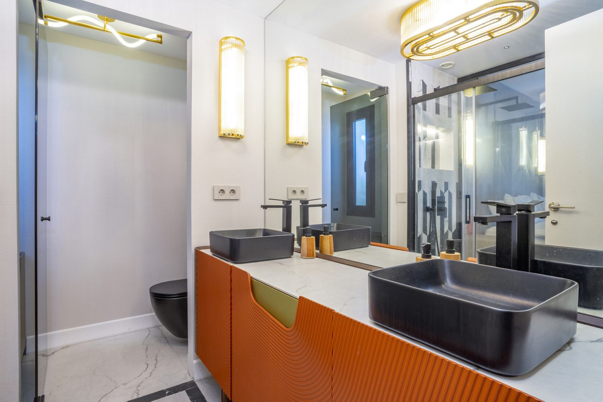 3 Bed Apartment for sale in Nueva Andalucía Costa Del Sol, Málaga, Spain