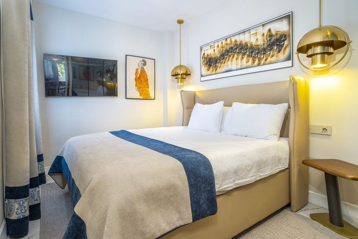 3 Bed Apartment for sale in Nueva Andalucía Costa Del Sol, Málaga, Spain
