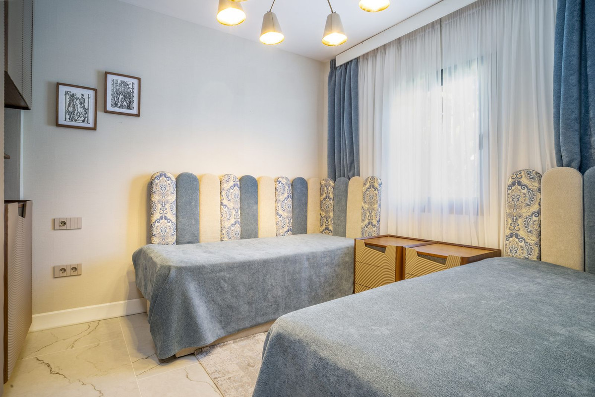 3 Bed Apartment for sale in Nueva Andalucía Costa Del Sol, Málaga, Spain