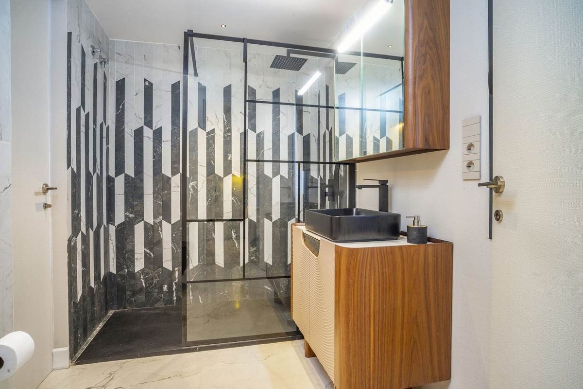 3 Bed Apartment for sale in Nueva Andalucía Costa Del Sol, Málaga, Spain