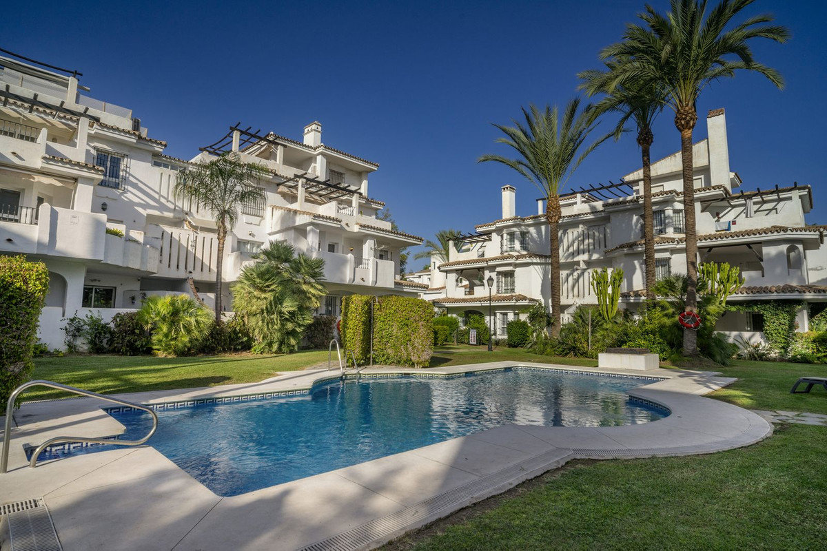 3 Bed Apartment for sale in Nueva Andalucía Costa Del Sol, Málaga, Spain