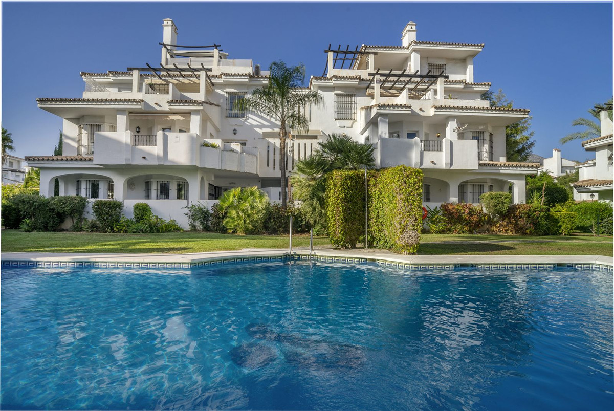 3 Bed Apartment for sale in Nueva Andalucía Costa Del Sol, Málaga, Spain
