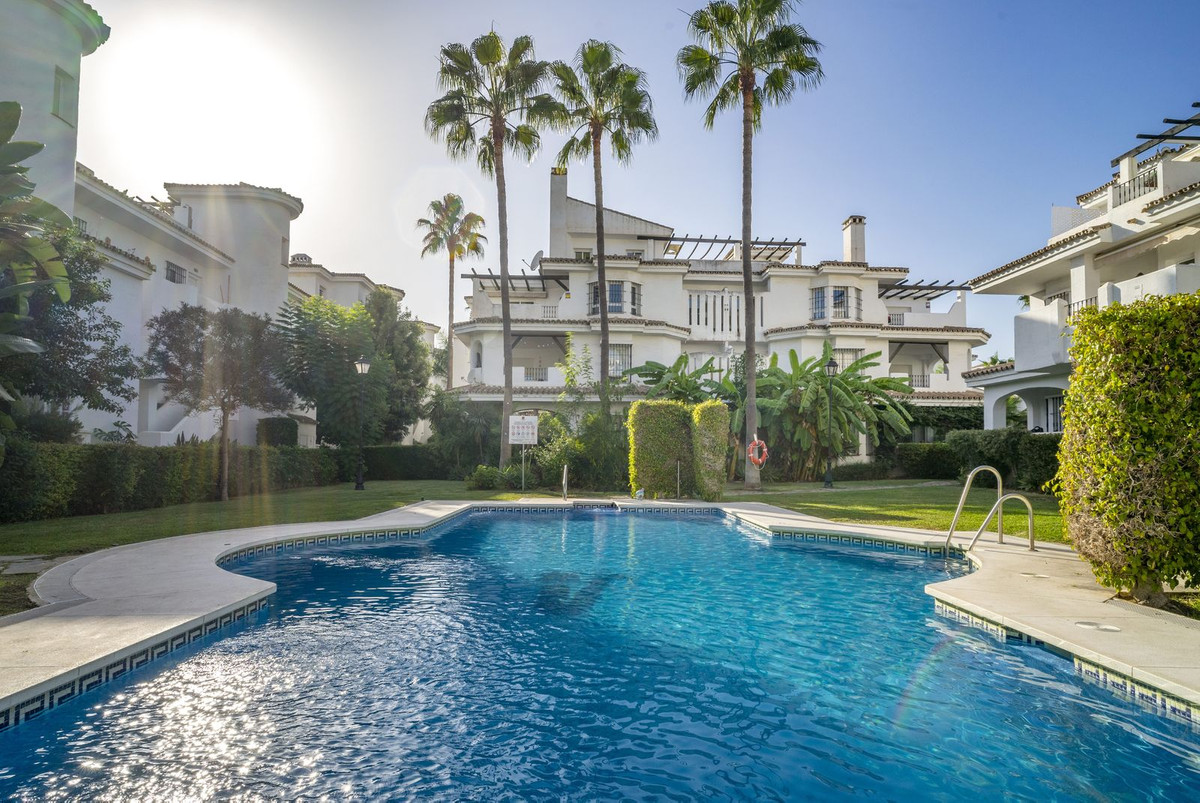 3 Bed Apartment for sale in Nueva Andalucía Costa Del Sol, Málaga, Spain