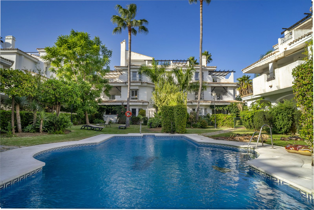 3 Bed Apartment for sale in Nueva Andalucía Costa Del Sol, Málaga, Spain