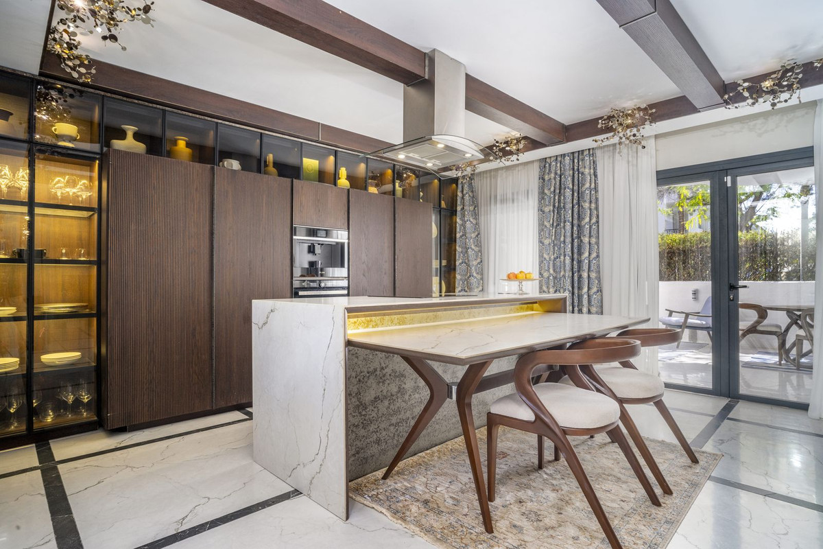 3 Bed Apartment for sale in Nueva Andalucía Costa Del Sol, Málaga, Spain