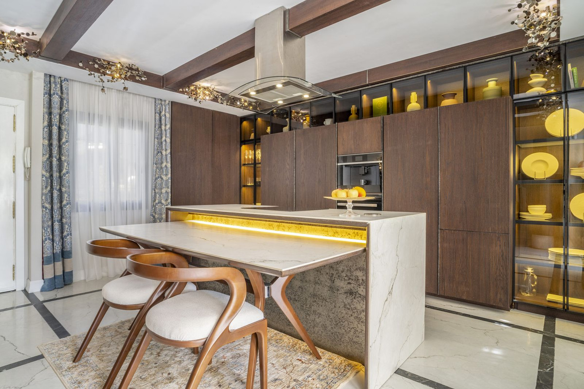 3 Bed Apartment for sale in Nueva Andalucía Costa Del Sol, Málaga, Spain