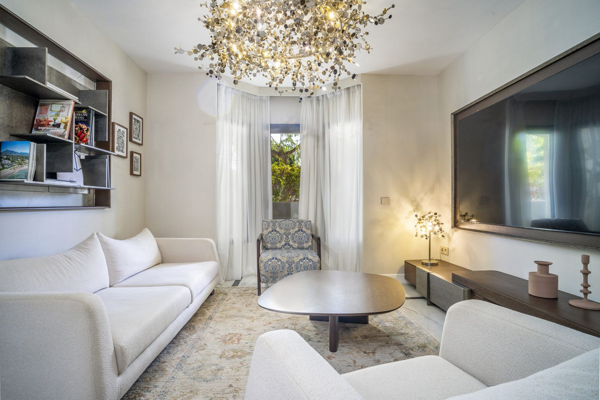 3 Bed Apartment for sale in Nueva Andalucía Costa Del Sol, Málaga, Spain