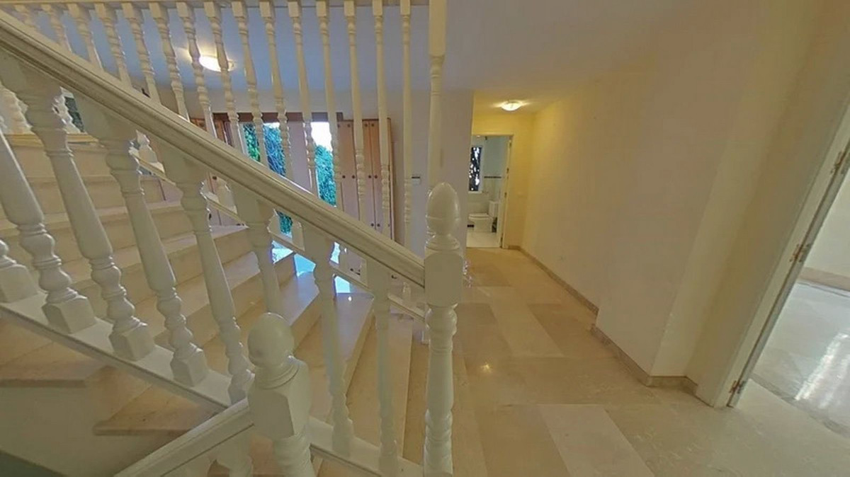 5 Bed Townhouse for sale in Marbella Costa Del Sol, Málaga, Spain