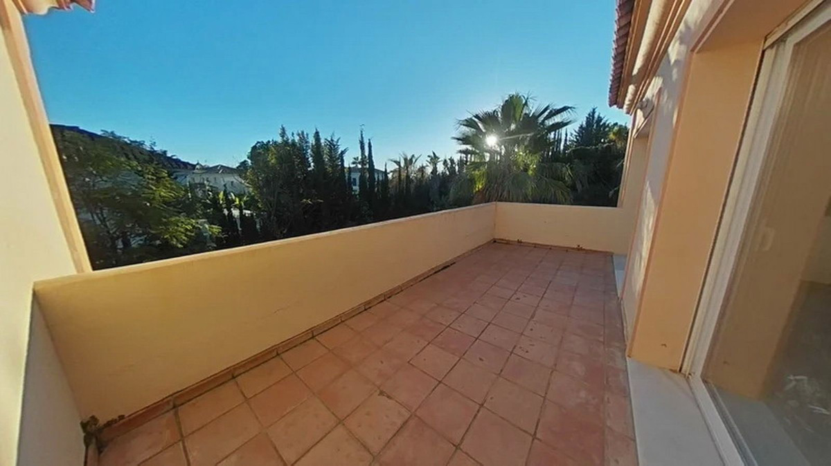 5 Bed Townhouse for sale in Marbella Costa Del Sol, Málaga, Spain