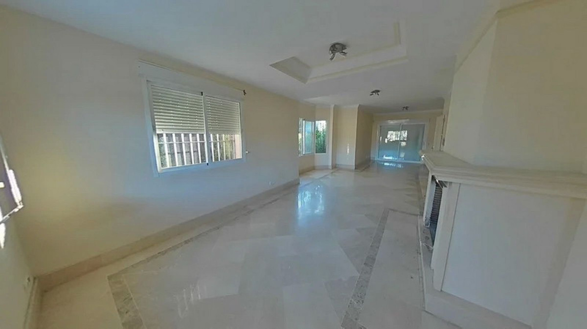 5 Bed Townhouse for sale in Marbella Costa Del Sol, Málaga, Spain