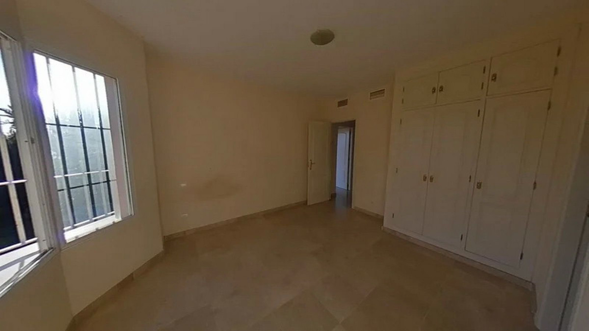 5 Bed Townhouse for sale in Marbella Costa Del Sol, Málaga, Spain
