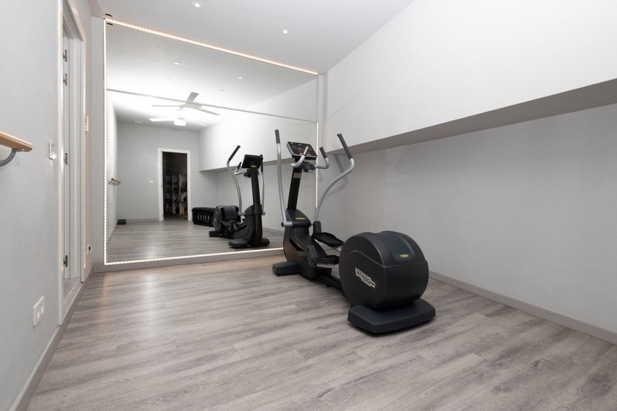 4 Bed Townhouse for sale in Calahonda Costa Del Sol, Málaga, Spain