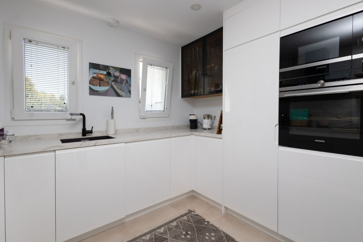 4 Bed Townhouse for sale in Calahonda Costa Del Sol, Málaga, Spain