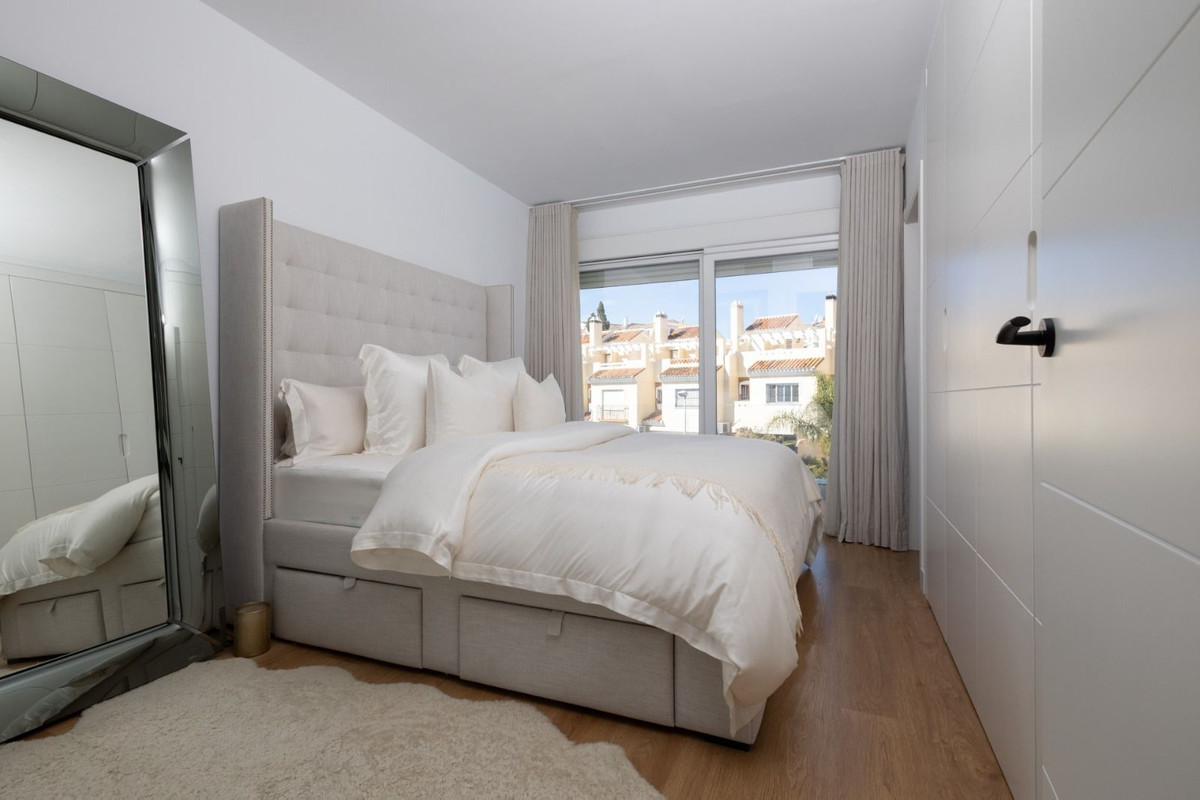 4 Bed Townhouse for sale in Calahonda Costa Del Sol, Málaga, Spain