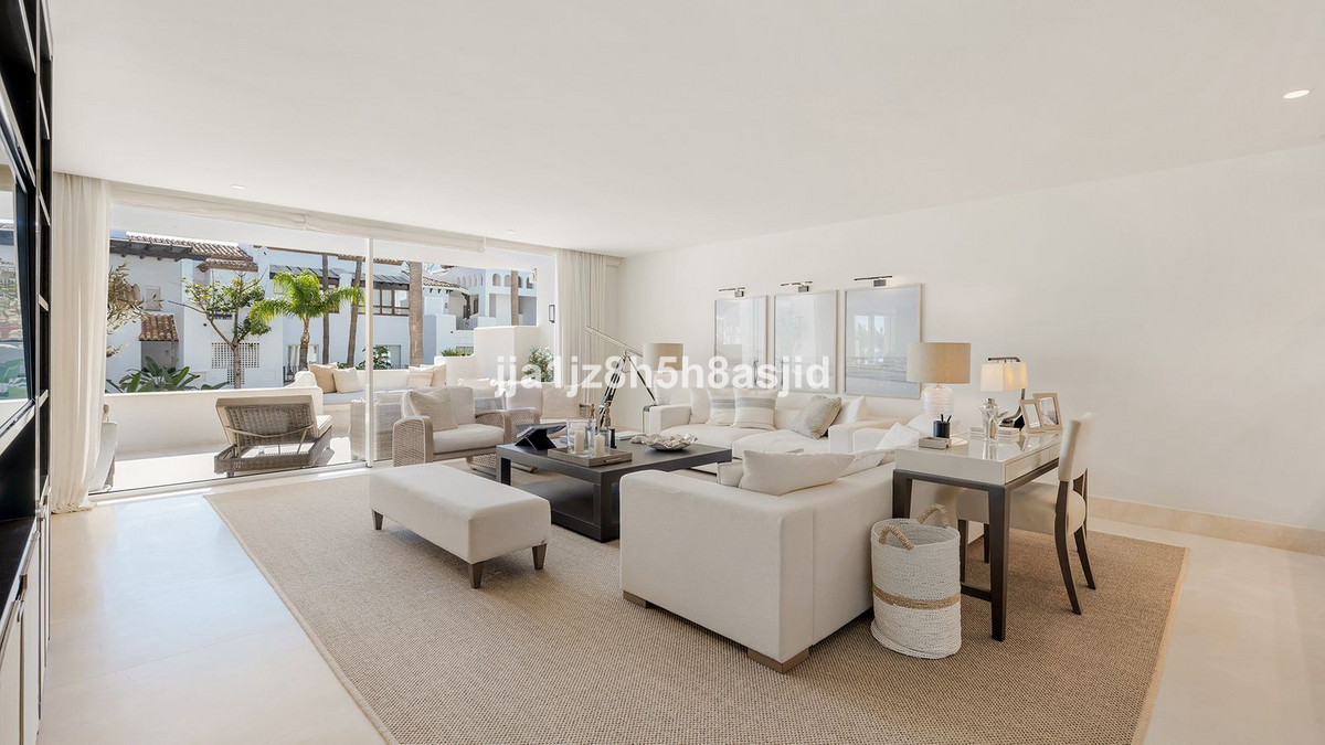 Se vende Apartamento Planta Media de 3 dormitorios en Costa Del Sol, Málaga, España