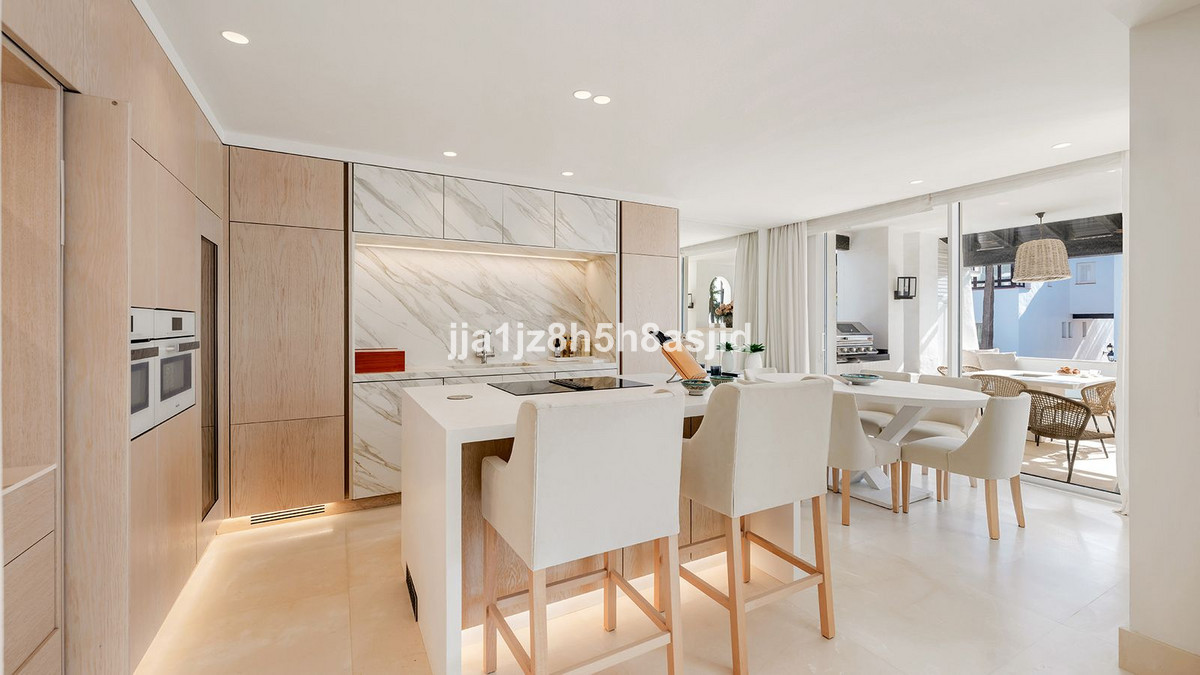 Se vende Apartamento Planta Media de 3 dormitorios en Costa Del Sol, Málaga, España