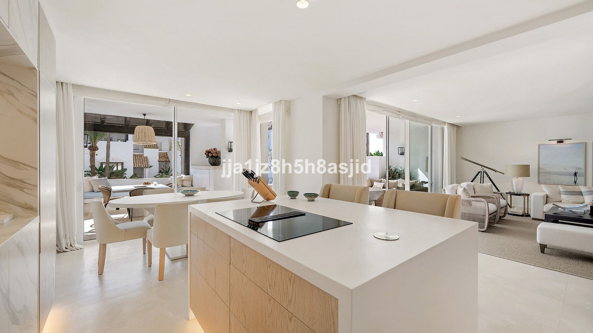 Se vende Apartamento Planta Media de 3 dormitorios en Costa Del Sol, Málaga, España