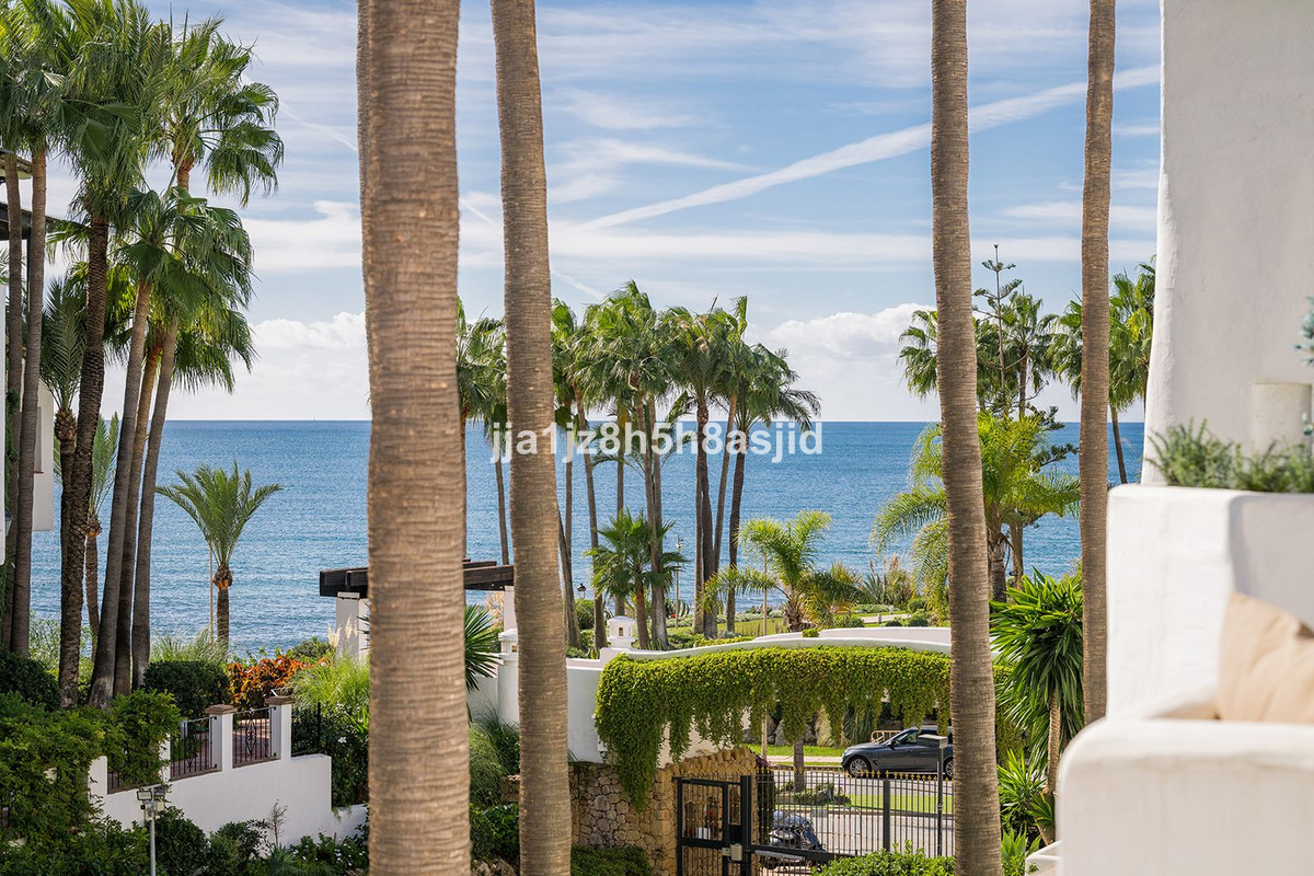 Se vende Apartamento Planta Media de 3 dormitorios en Costa Del Sol, Málaga, España