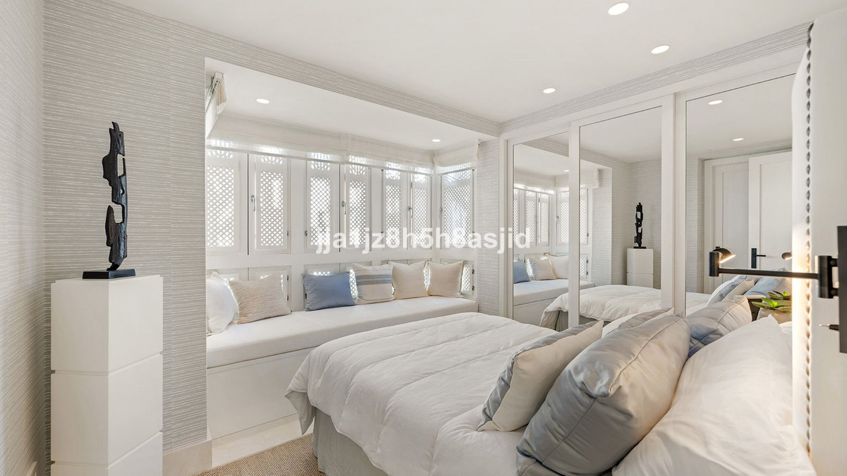 Se vende Apartamento Planta Media de 3 dormitorios en Costa Del Sol, Málaga, España