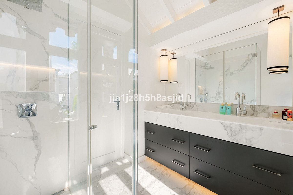 Se vende Apartamento Planta Media de 3 dormitorios en Costa Del Sol, Málaga, España