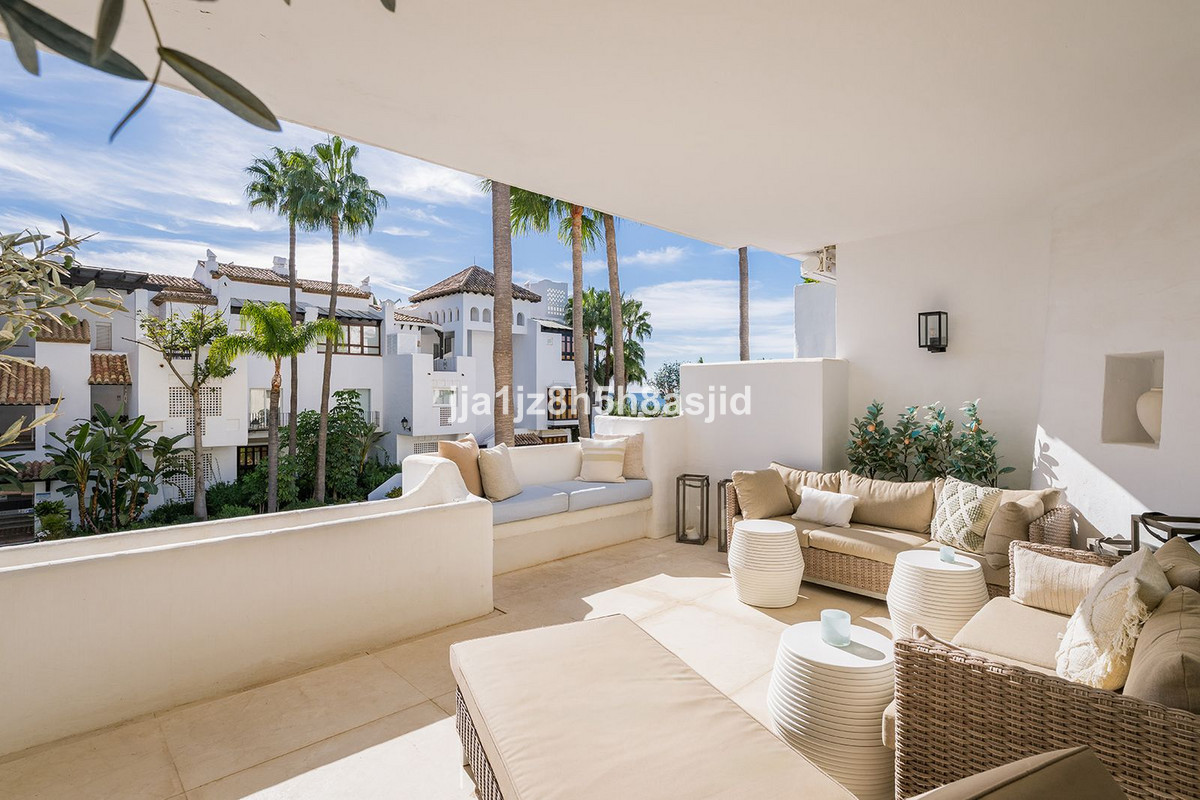 Se vende Apartamento Planta Media de 3 dormitorios en Costa Del Sol, Málaga, España