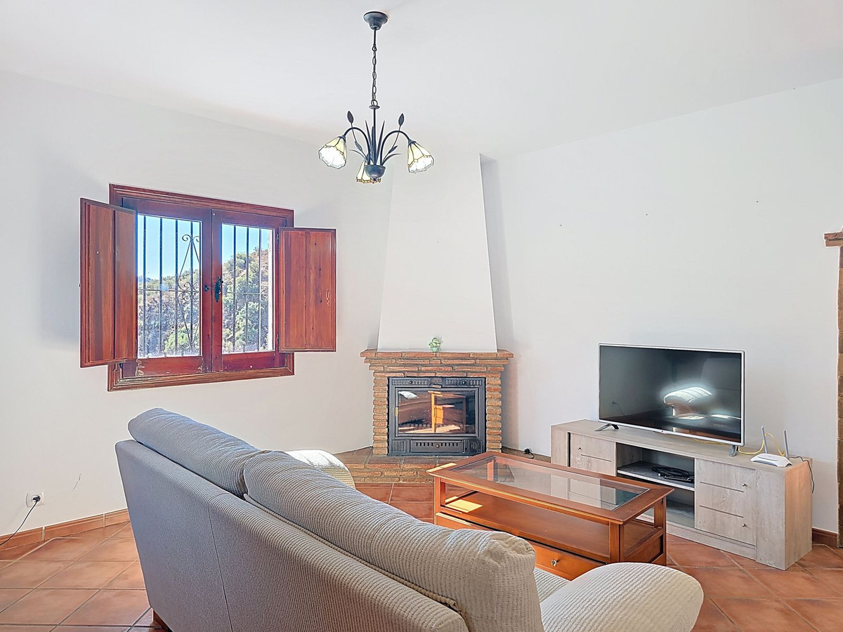 3 Bed Townhouse for sale in Árchez Costa Del Sol East, Málaga, Spain
