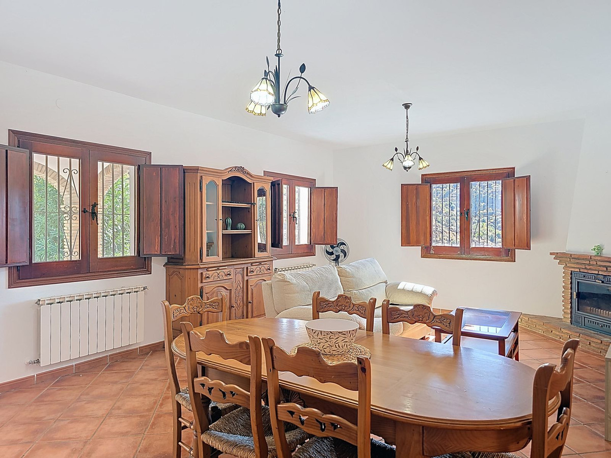3 Bed Townhouse for sale in Árchez Costa Del Sol East, Málaga, Spain