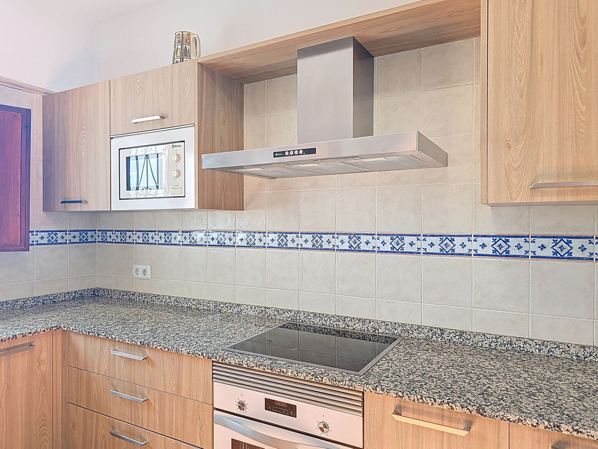 3 Bed Townhouse for sale in Árchez Costa Del Sol East, Málaga, Spain