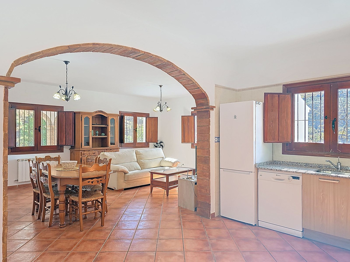 3 Bed Townhouse for sale in Árchez Costa Del Sol East, Málaga, Spain