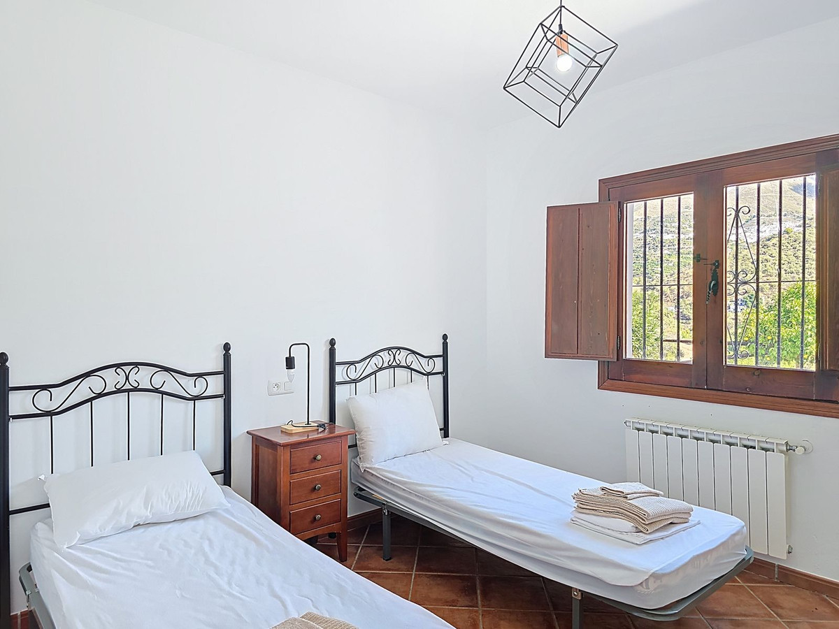 3 Bed Townhouse for sale in Árchez Costa Del Sol East, Málaga, Spain