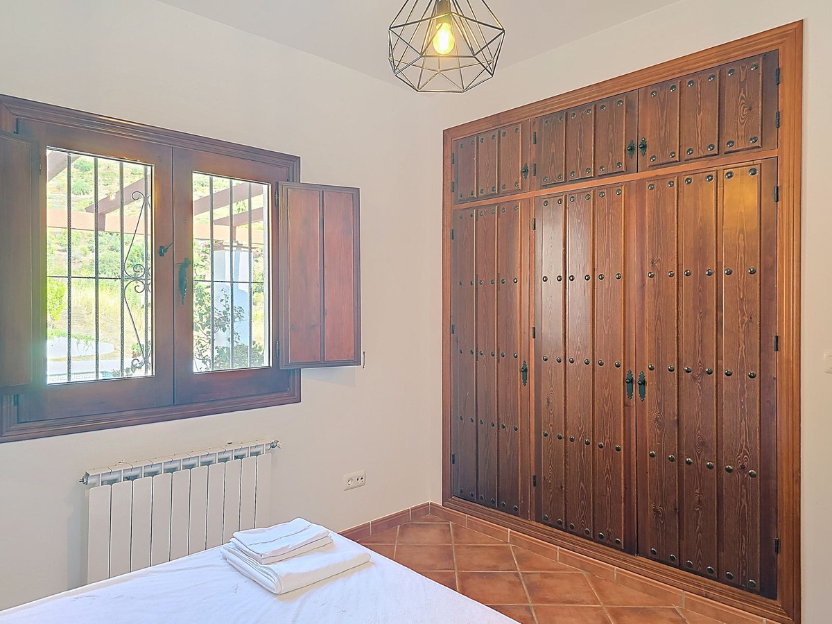 3 Bed Townhouse for sale in Árchez Costa Del Sol East, Málaga, Spain
