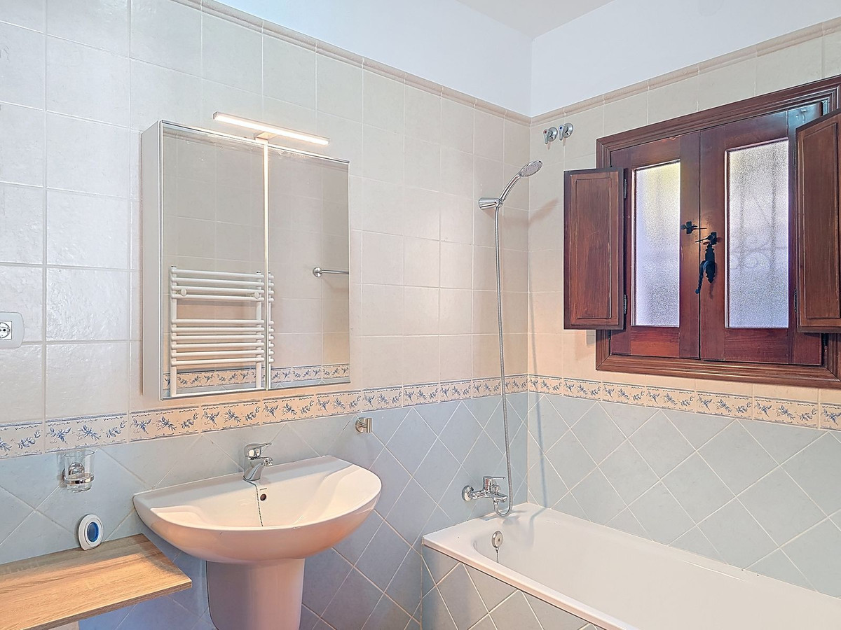 3 Bed Townhouse for sale in Árchez Costa Del Sol East, Málaga, Spain