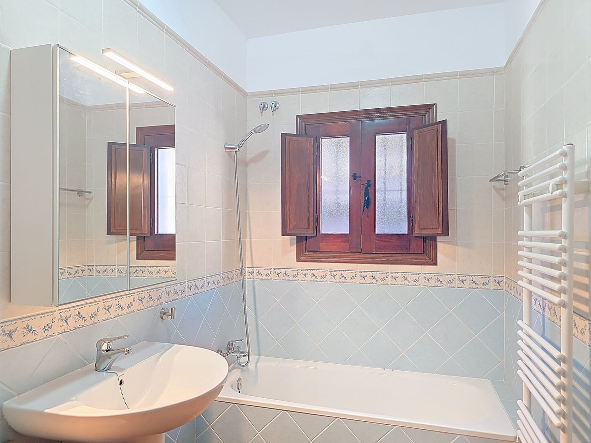 3 Bed Townhouse for sale in Árchez Costa Del Sol East, Málaga, Spain