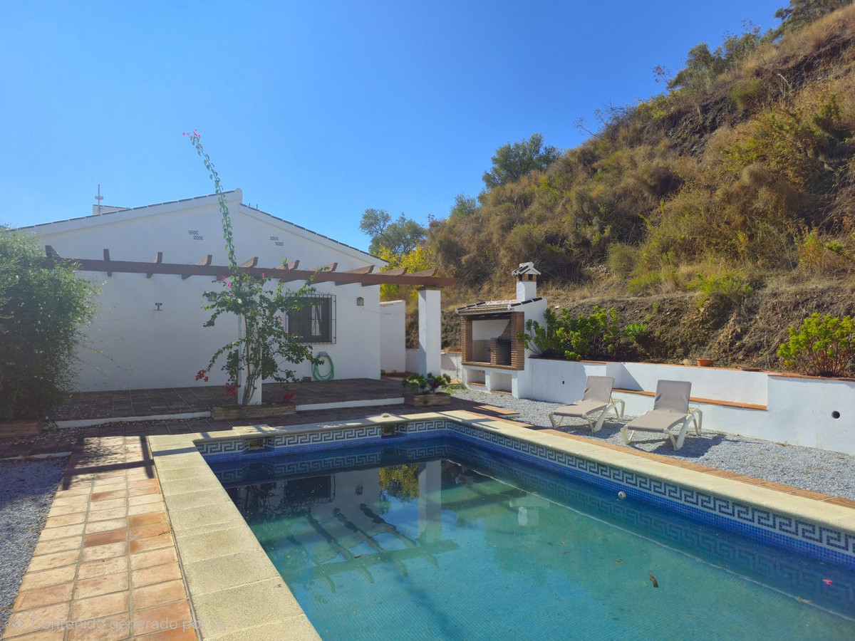 3 Bed Townhouse for sale in Árchez Costa Del Sol East, Málaga, Spain