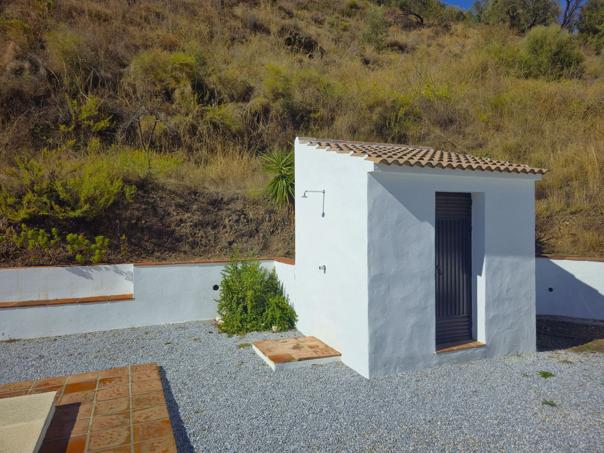 3 Bed Townhouse for sale in Árchez Costa Del Sol East, Málaga, Spain