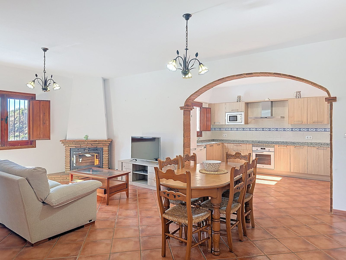 3 Bed Townhouse for sale in Árchez Costa Del Sol East, Málaga, Spain