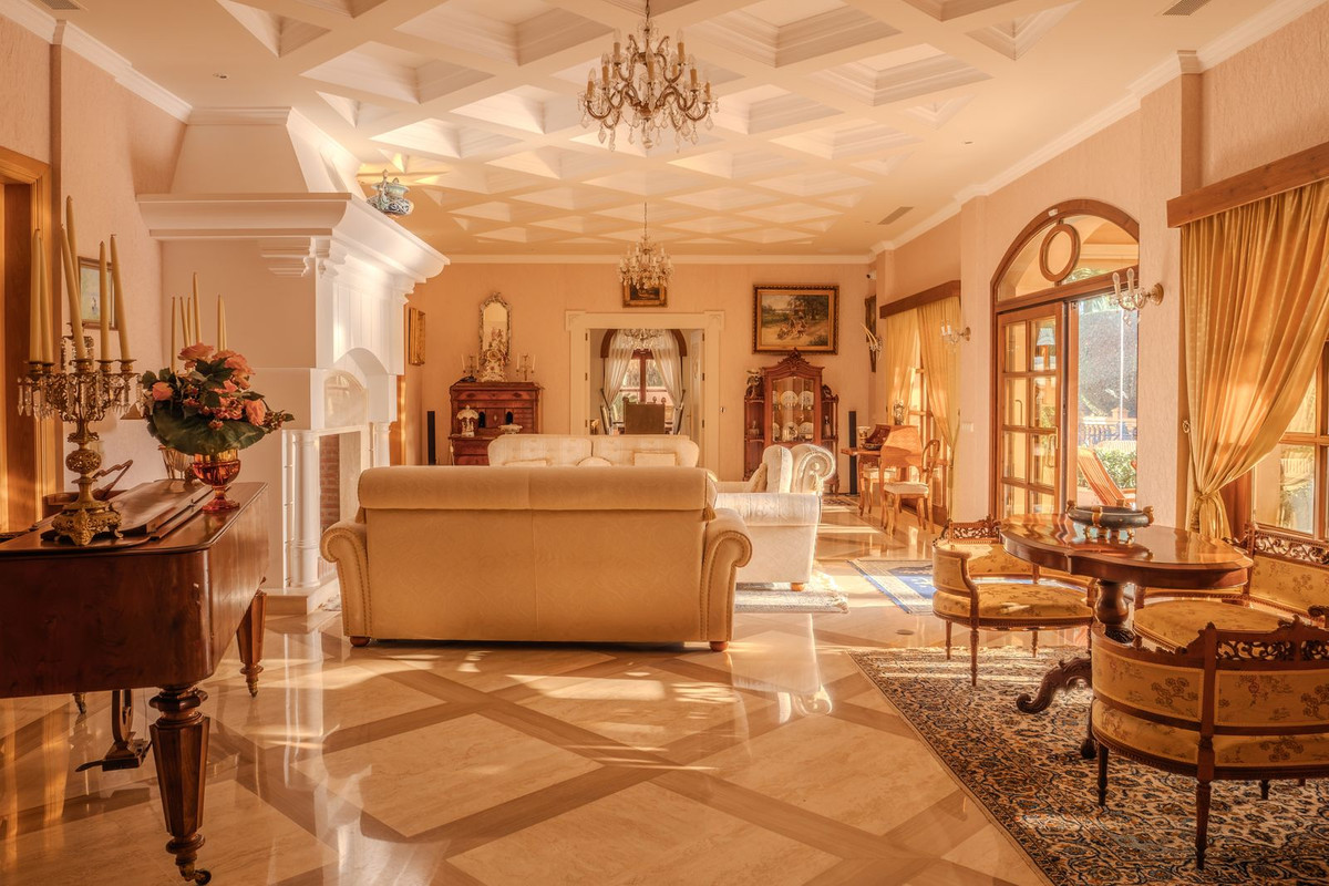 Se vende Villa - Chalet de 6 dormitorios en Costa Del Sol, Málaga, España