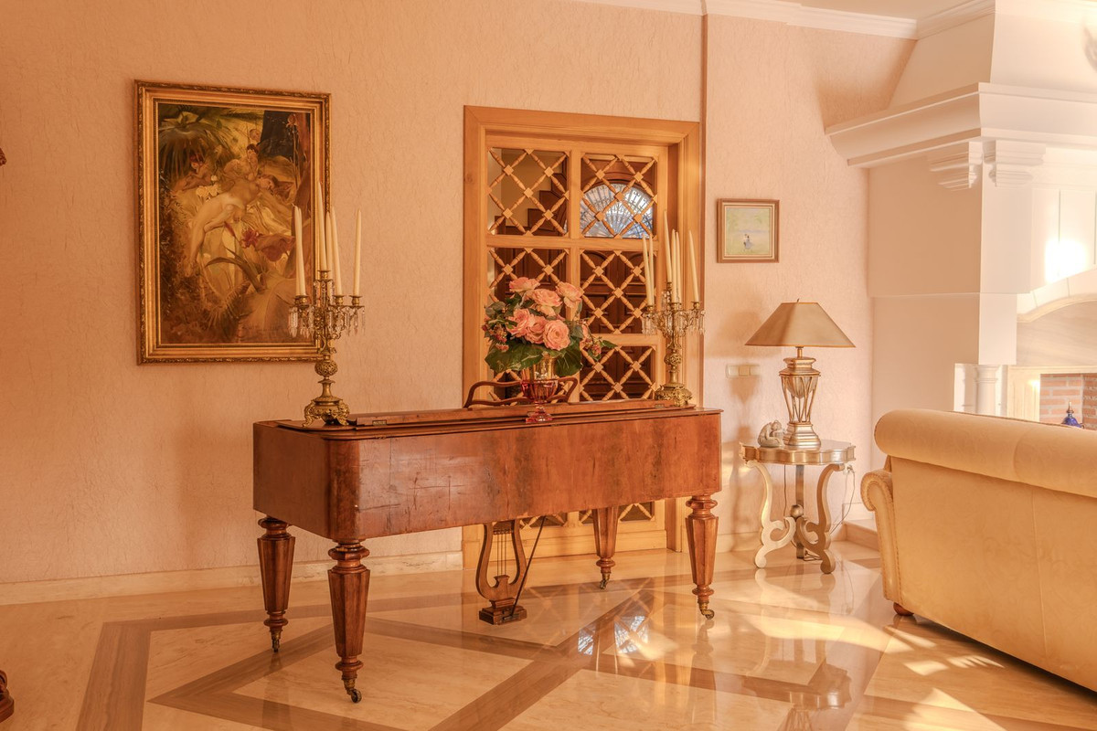 Se vende Villa - Chalet de 6 dormitorios en Costa Del Sol, Málaga, España