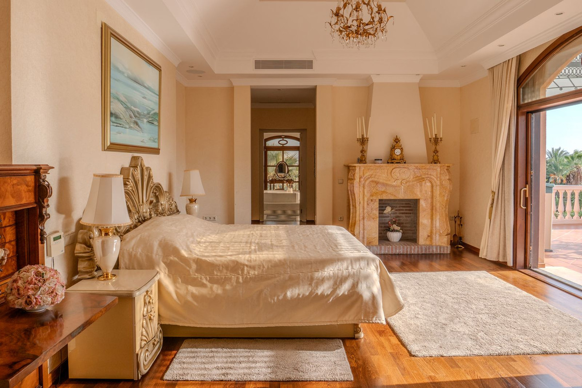 Se vende Villa - Chalet de 6 dormitorios en Costa Del Sol, Málaga, España