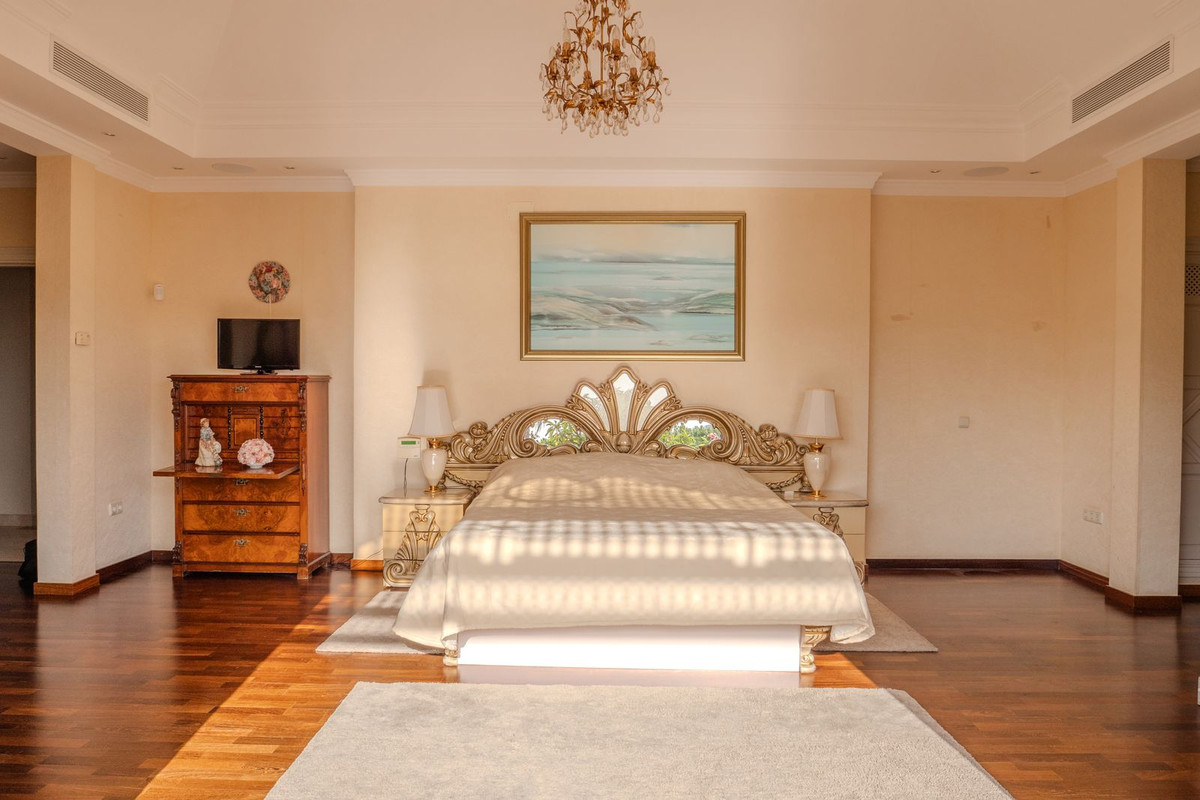 Se vende Villa - Chalet de 6 dormitorios en Costa Del Sol, Málaga, España