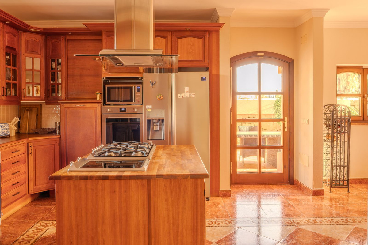 Se vende Villa - Chalet de 6 dormitorios en Costa Del Sol, Málaga, España