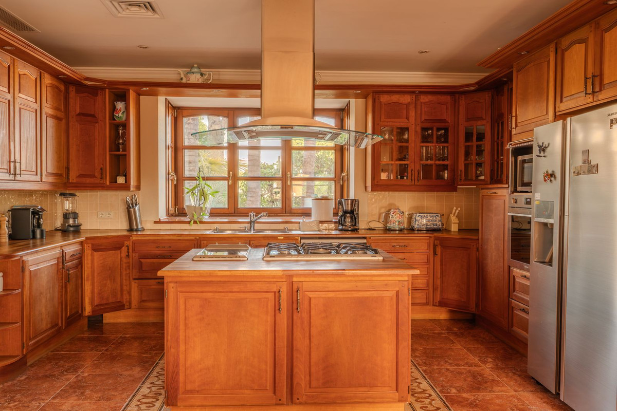 Se vende Villa - Chalet de 6 dormitorios en Costa Del Sol, Málaga, España
