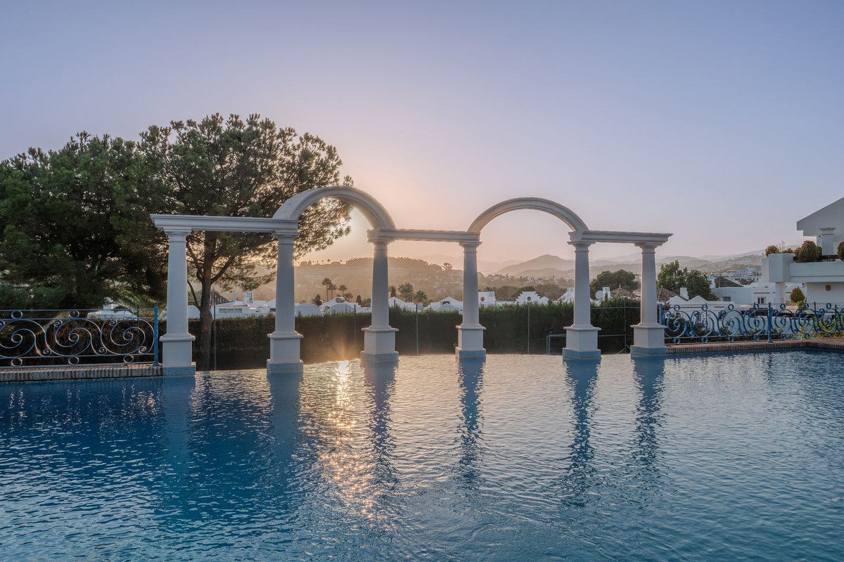 Se vende Villa - Chalet de 6 dormitorios en Costa Del Sol, Málaga, España