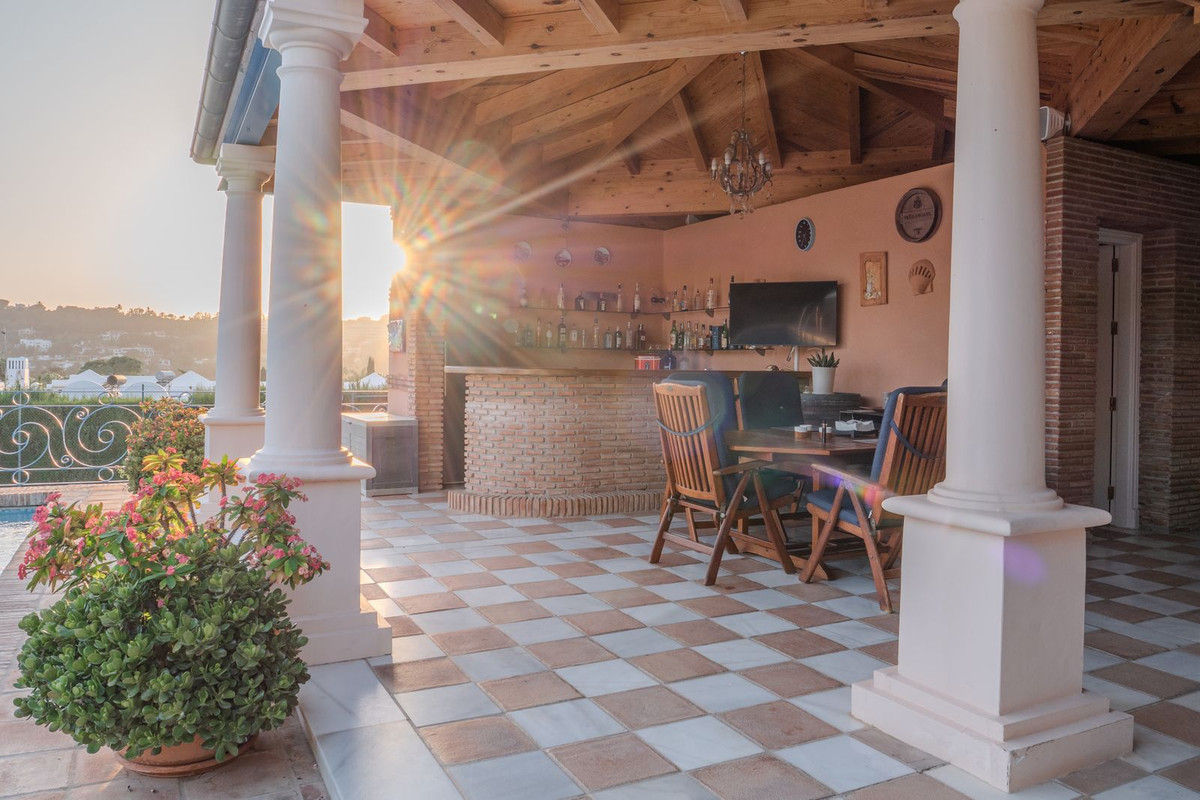 Se vende Villa - Chalet de 6 dormitorios en Costa Del Sol, Málaga, España