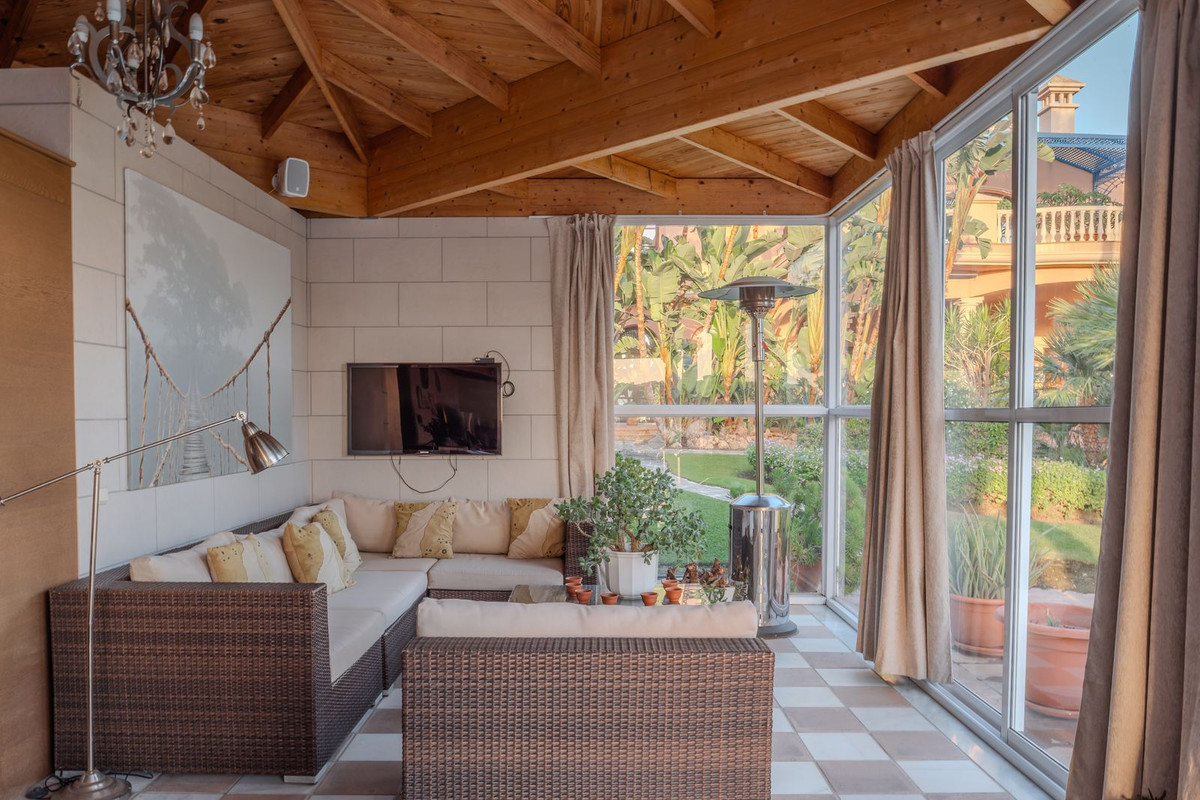 Se vende Villa - Chalet de 6 dormitorios en Costa Del Sol, Málaga, España