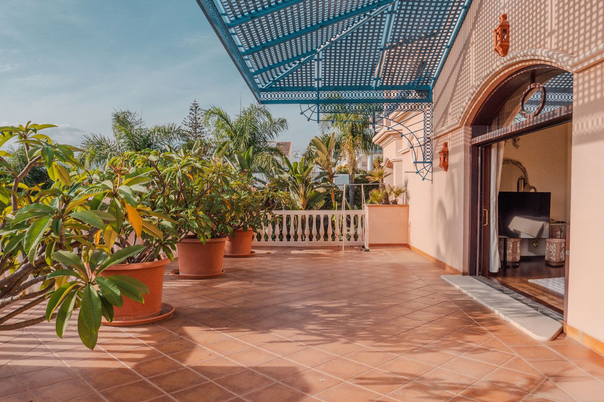 Se vende Villa - Chalet de 6 dormitorios en Costa Del Sol, Málaga, España