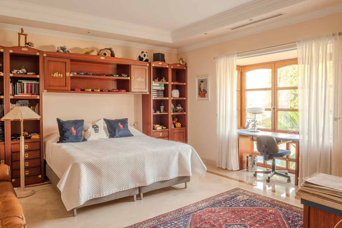 Se vende Villa - Chalet de 6 dormitorios en Costa Del Sol, Málaga, España