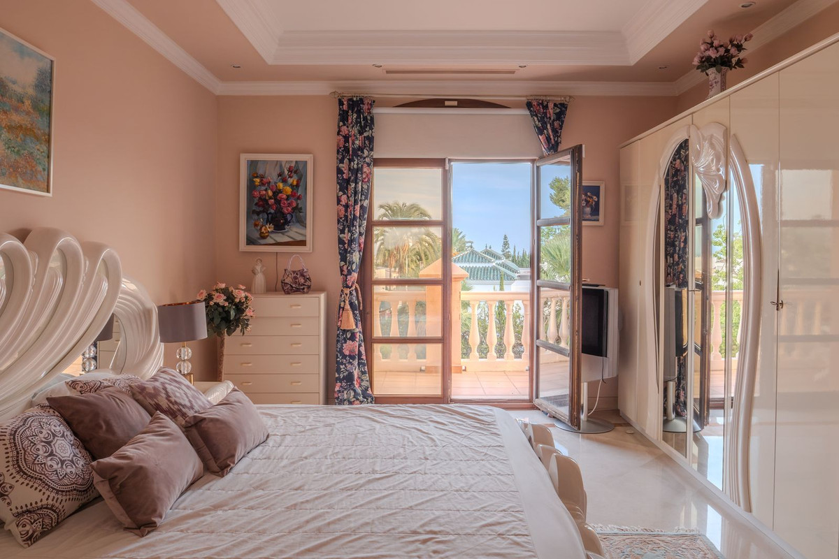 Se vende Villa - Chalet de 6 dormitorios en Costa Del Sol, Málaga, España