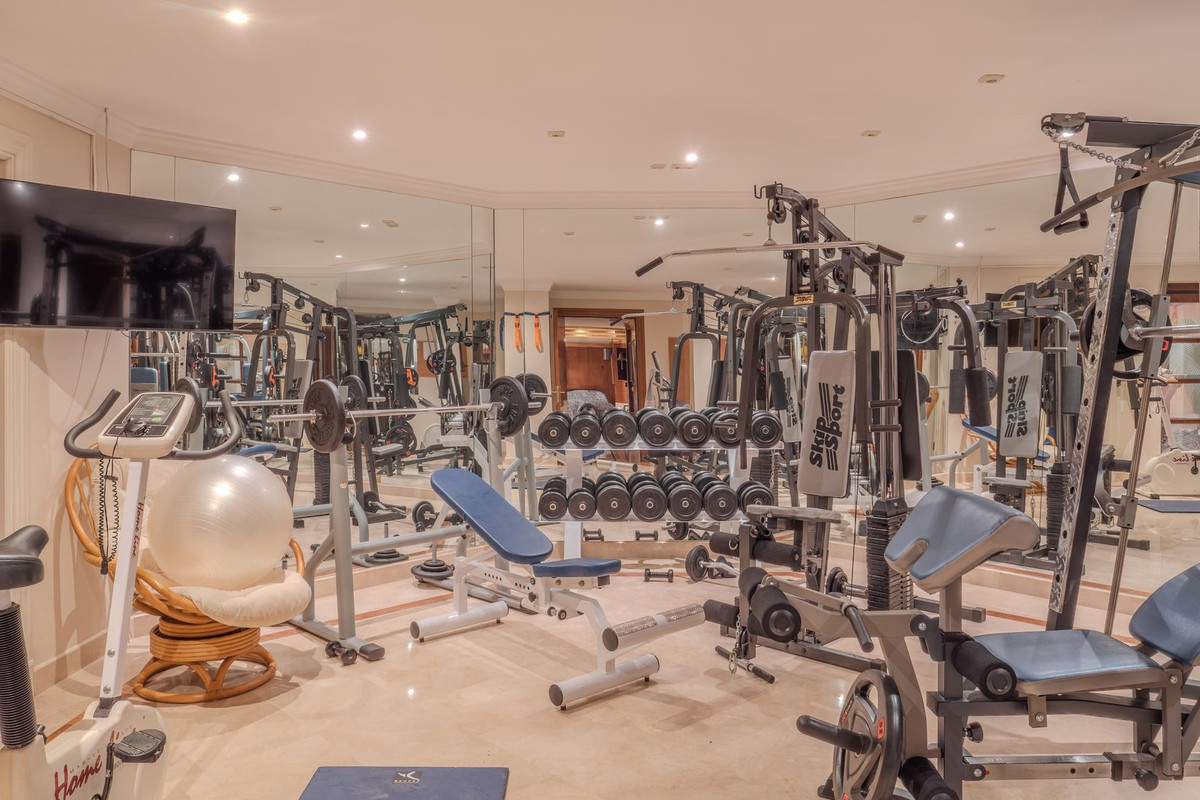 Se vende Villa - Chalet de 6 dormitorios en Costa Del Sol, Málaga, España