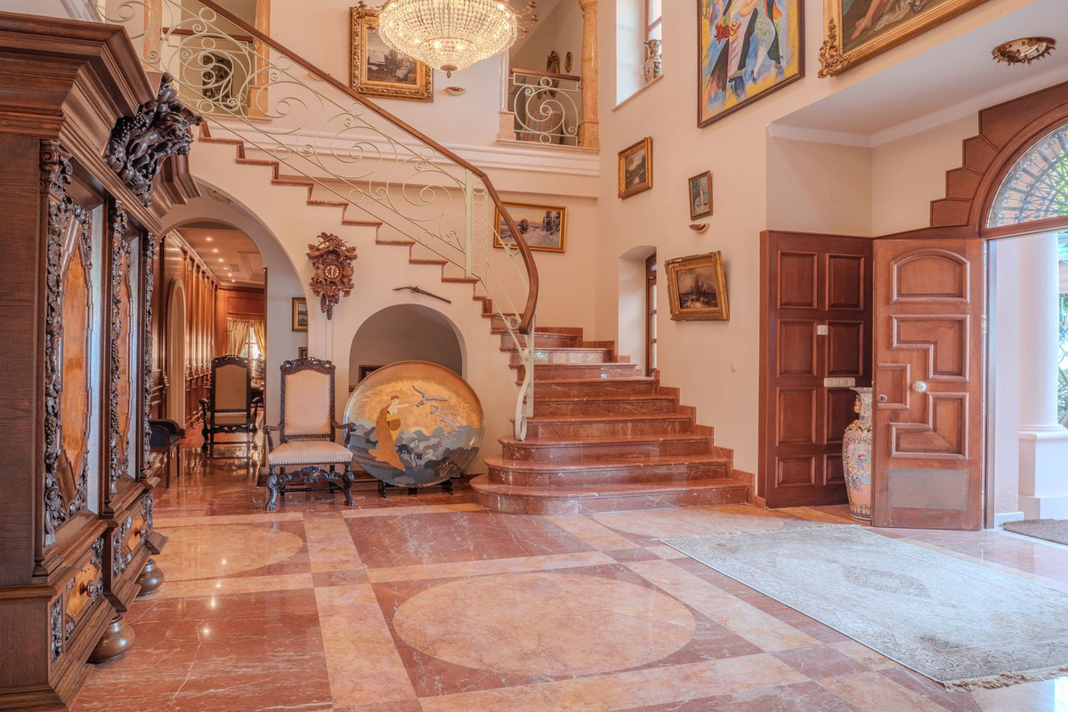 Se vende Villa - Chalet de 6 dormitorios en Costa Del Sol, Málaga, España